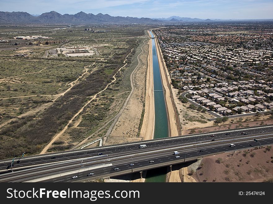 Arizona canal running under State Route 51