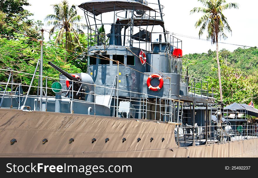 Battleship is very old. Was set on display at the South of Thailand. Battleship is very old. Was set on display at the South of Thailand.