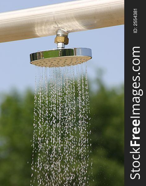 Shower used in parc to freshness people