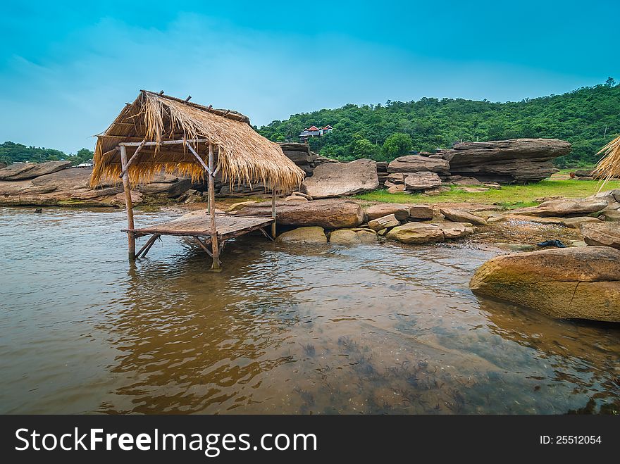 Environment of the dam. A tourist attraction. And a source of livelihood of people in the area. Environment of the dam. A tourist attraction. And a source of livelihood of people in the area.