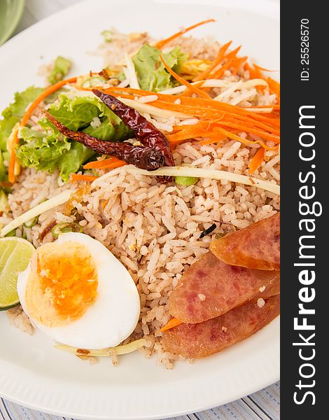 Rice mixed with shrimp paste : thai food