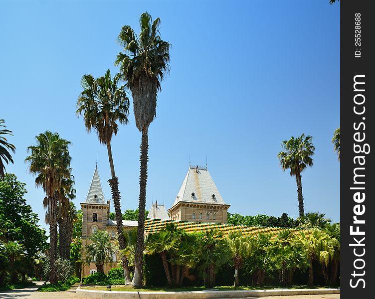 The mansion is surrounded with lush greenery of the Park Sama in Tarragona. It is built in the colonial style. The mansion is surrounded with lush greenery of the Park Sama in Tarragona. It is built in the colonial style.