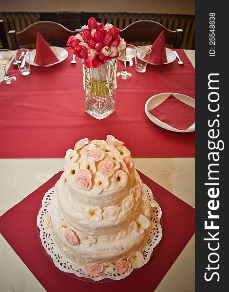 Wedding cake at the reception