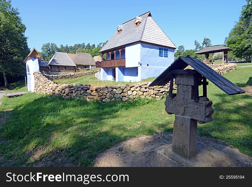 Homestead Cross