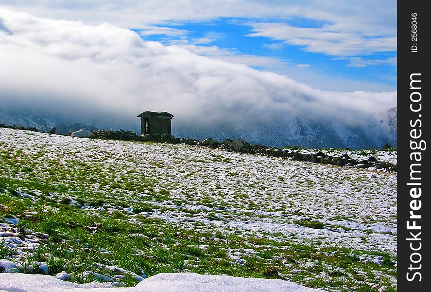 The Espigueiros are mostly stone (sometimes wood) constructions where the corn is dried in the snow of Winter. These are becoming rarer in northern Portugal. As a background there is the AlvÃ£o mountain range. Looks great as a desktop wallpaper. The Espigueiros are mostly stone (sometimes wood) constructions where the corn is dried in the snow of Winter. These are becoming rarer in northern Portugal. As a background there is the AlvÃ£o mountain range. Looks great as a desktop wallpaper.