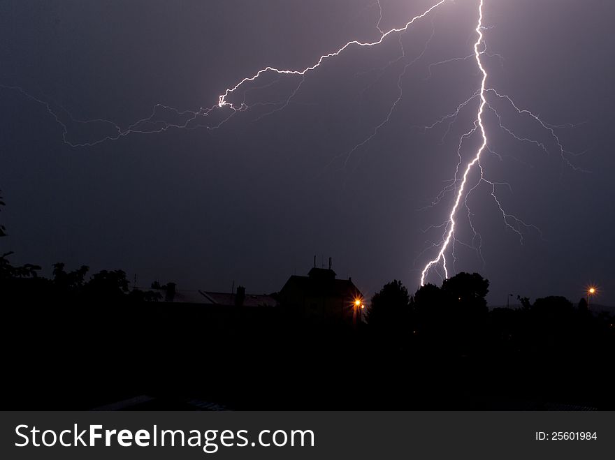 FLASH OF LIGHTNING DURING A THUNDERSTORM