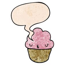 Cartoon Cupcake And Face And Speech Bubble In Retro Texture Style Royalty Free Stock Photos