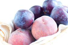 Peaches And Plums  Close-up Royalty Free Stock Images