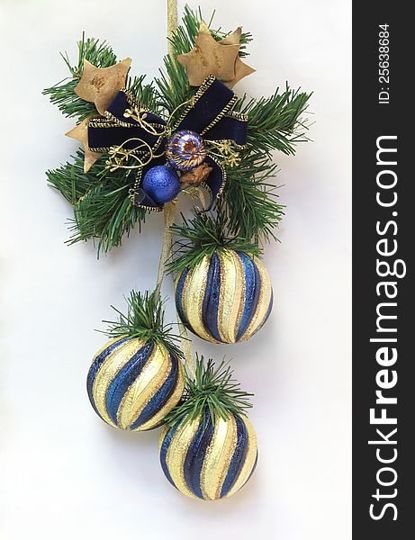 Christmas decoration with christmas balls on a grey background