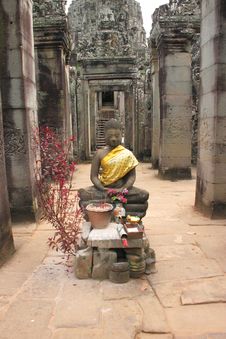 Buddha Statue And Khmer Art At Bayon Prasat, Angkor Thom Royalty Free Stock Image Buddha Statue And Khmer Art At Bayon Prasat, Angkor Thom Royalty Free Stock Image