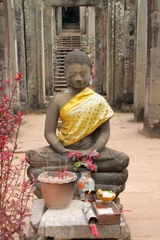 Buddha Statue And Khmer Art At Bayon Prasat, Angkor Thom Royalty Free Stock Images Buddha Statue And Khmer Art At Bayon Prasat, Angkor Thom Royalty Free Stock Images