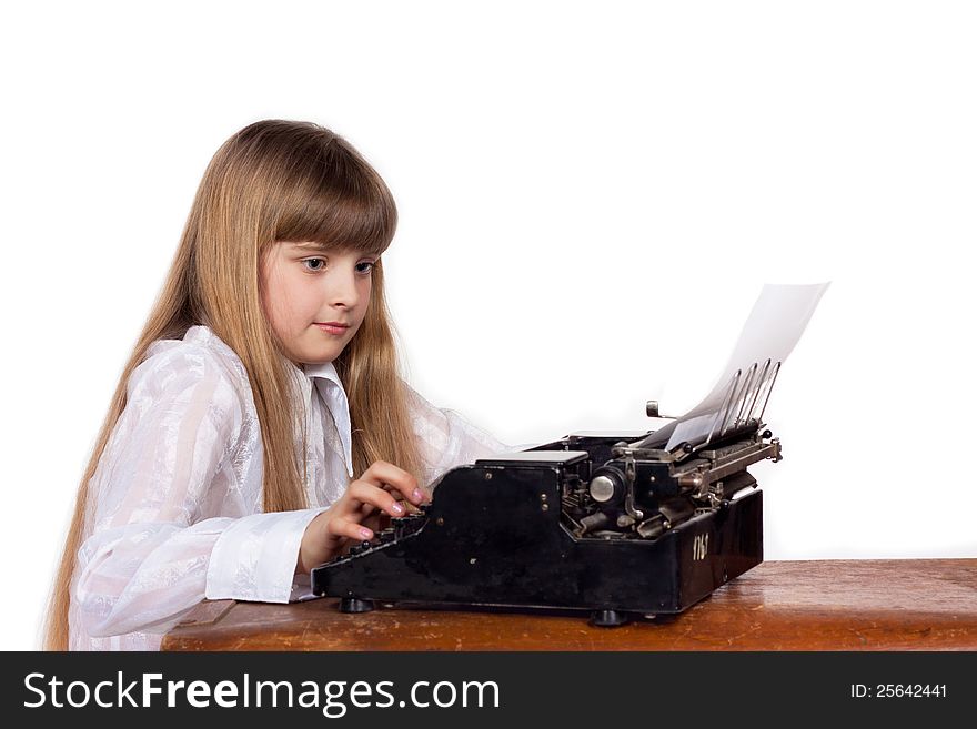 Girl print on the typewriter