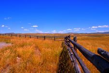 Grass Field With Wood Fence And Blue Sky Royalty Free Stock Photos Grass Field With Wood Fence And Blue Sky Royalty Free Stock Photos