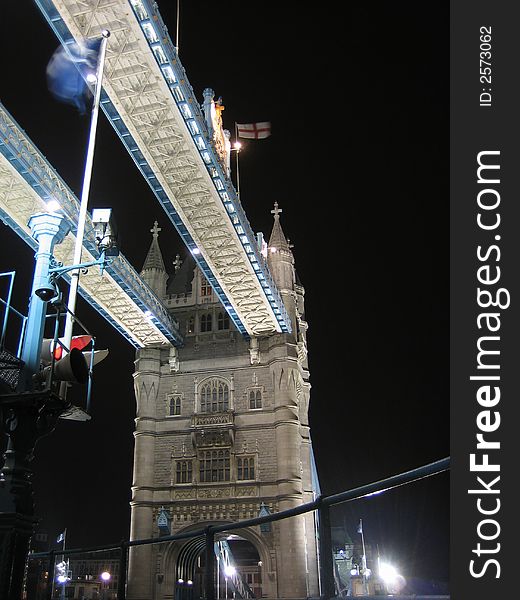 London - Tower Bridge by night