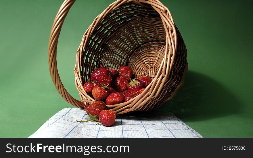 Arrangement with strawberry and bowl