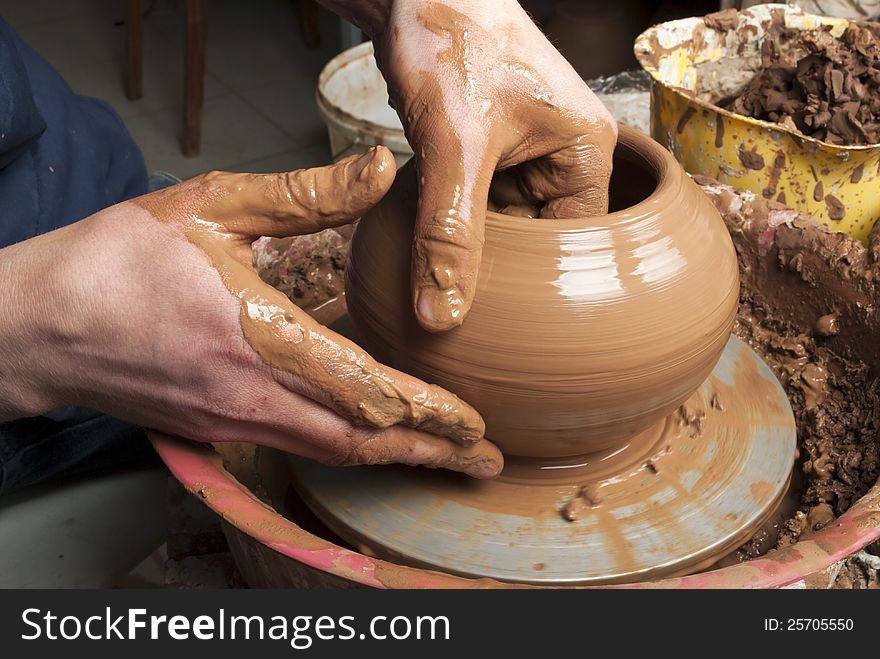 Hands Of A Potter, Creating An Earthen Jar