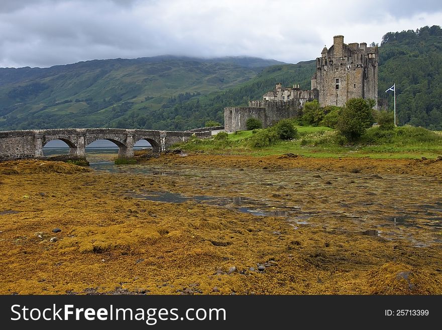 View of eilean donan castle with the low tide