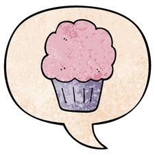 Cartoon Cupcake And Speech Bubble In Retro Texture Style Stock Images