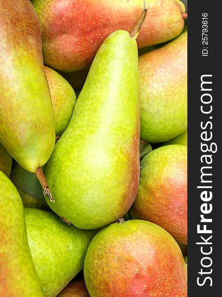 Just picked pears make a healthy diet more complete