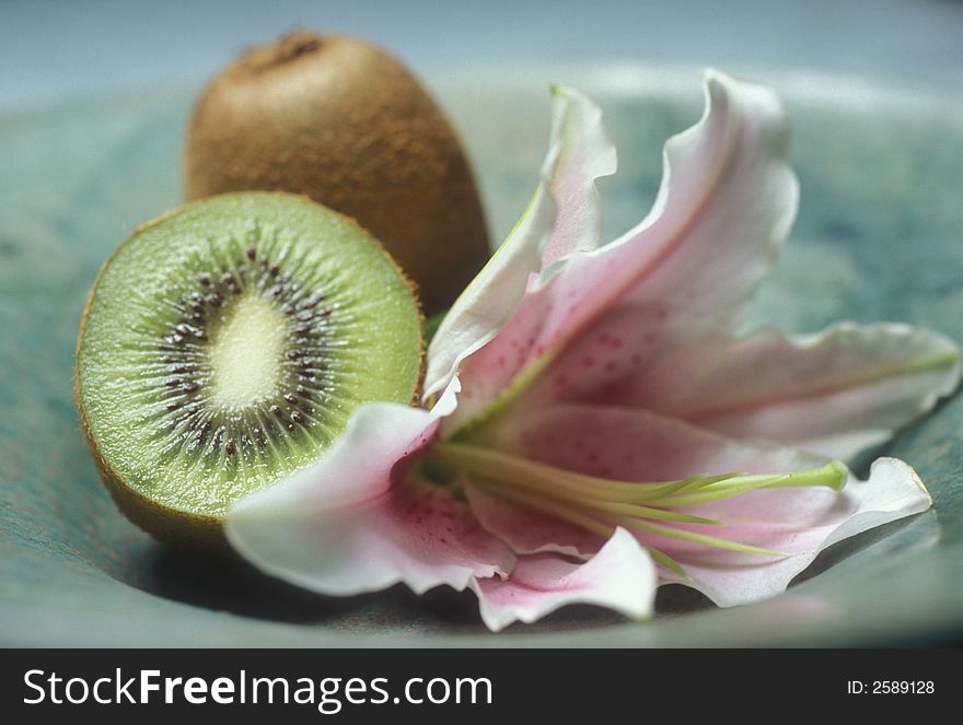 Kiwi Flower