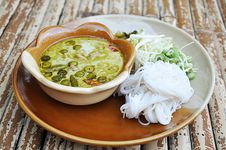 Rice Noodle With Ckicken Green Curry (Thai Food) Stock Photography Rice Noodle With Ckicken Green Curry (Thai Food) Stock Photography