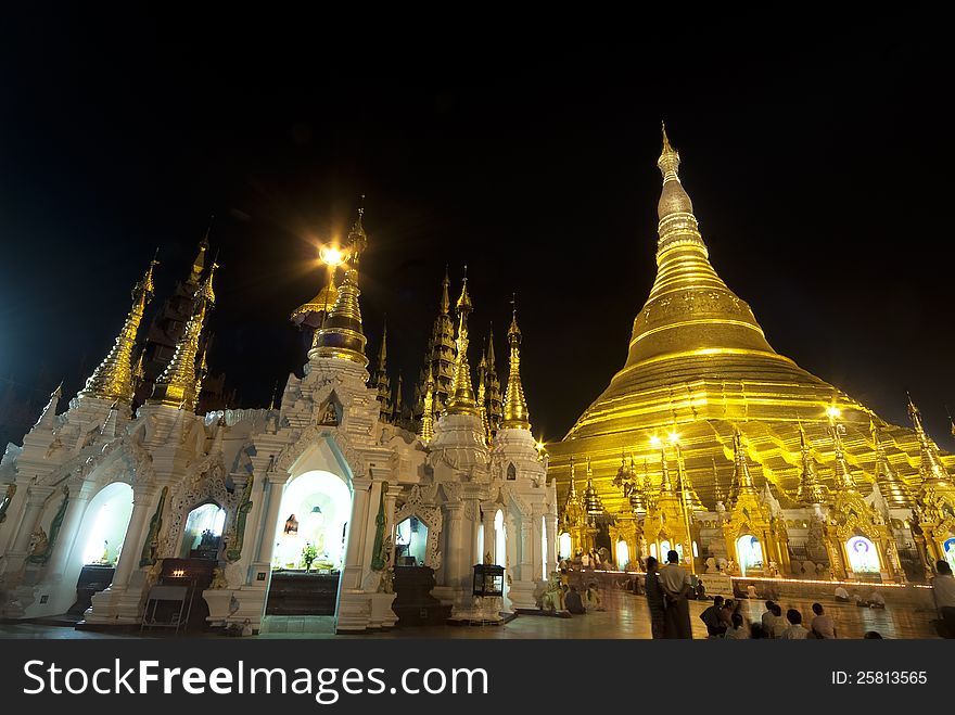 Schwedagon Pagoda at night time