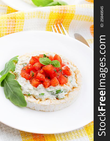 Rice cakes with cottage cheese and tomato. Rice cakes with cottage cheese and tomato