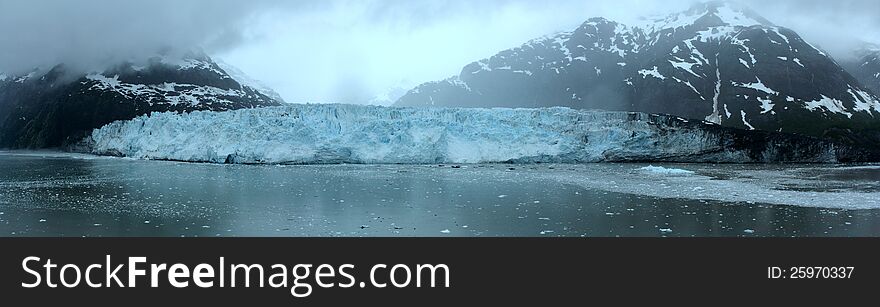 A panoramic picture of an Alaskan glacier