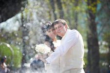 Happy Bride And Groom With Bouquet Royalty Free Stock Image Happy Bride And Groom With Bouquet Royalty Free Stock Image