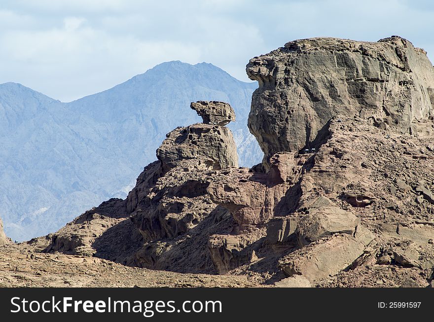 Timna Park, located 25 km north of Eilat, combines beautiful scenery with special antiquities, history and unique geology. Timna Park, located 25 km north of Eilat, combines beautiful scenery with special antiquities, history and unique geology