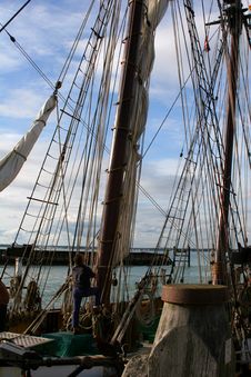 Man On Sail Ship Royalty Free Stock Images Man On Sail Ship Royalty Free Stock Images
