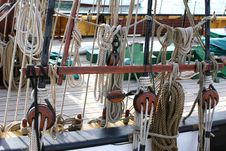 Ropes & Pulleys Royalty Free Stock Photography Ropes & Pulleys Royalty Free Stock Photography