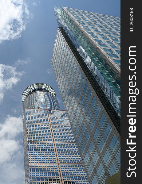 A picture of a skyscraper reaching high into the air