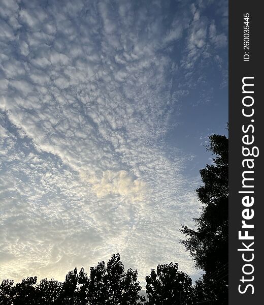 The sky shot looks like a short fairy tale. The sky shot looks like a short fairy tale