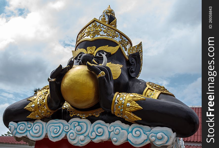 The moon in Rahu mouth at Wat Saman