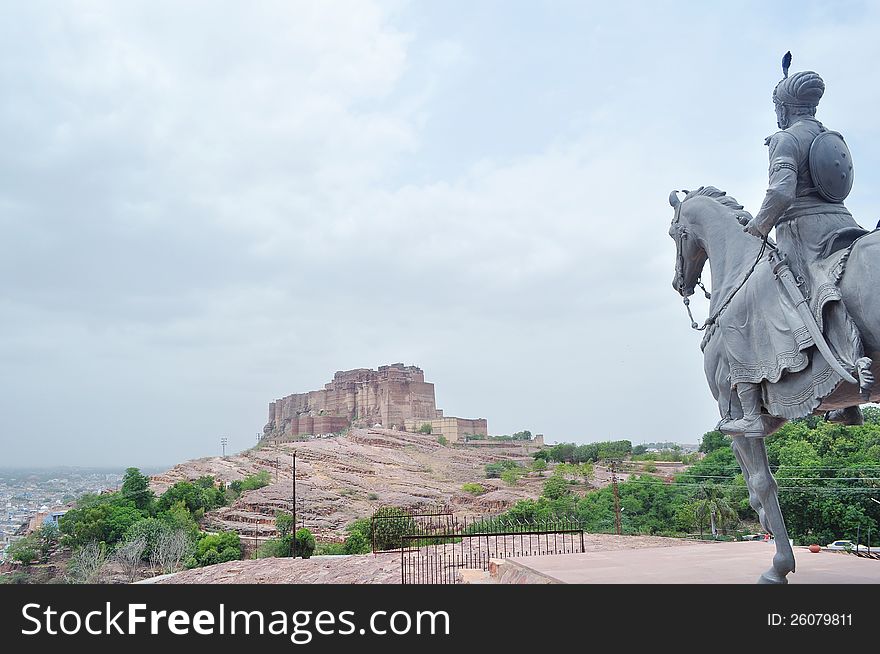 Statue of Rao Jodha against the backdrop of Mehrangarh fort. Statue of Rao Jodha against the backdrop of Mehrangarh fort