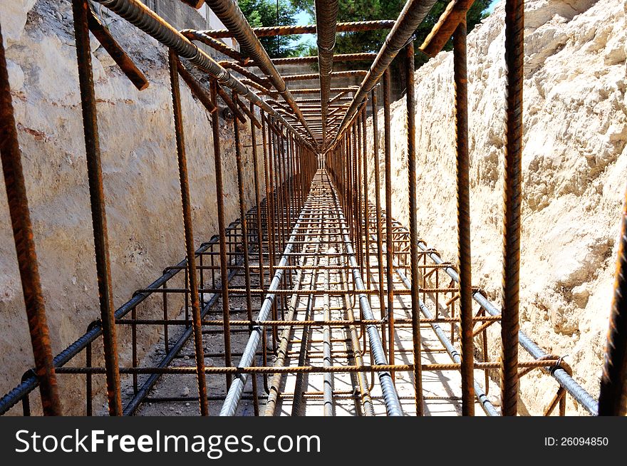 Armature foundation beam ready for the casting of the concrete