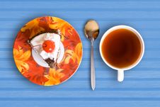 Tea Cup And Cake Royalty Free Stock Photography Tea Cup And Cake Royalty Free Stock Photography