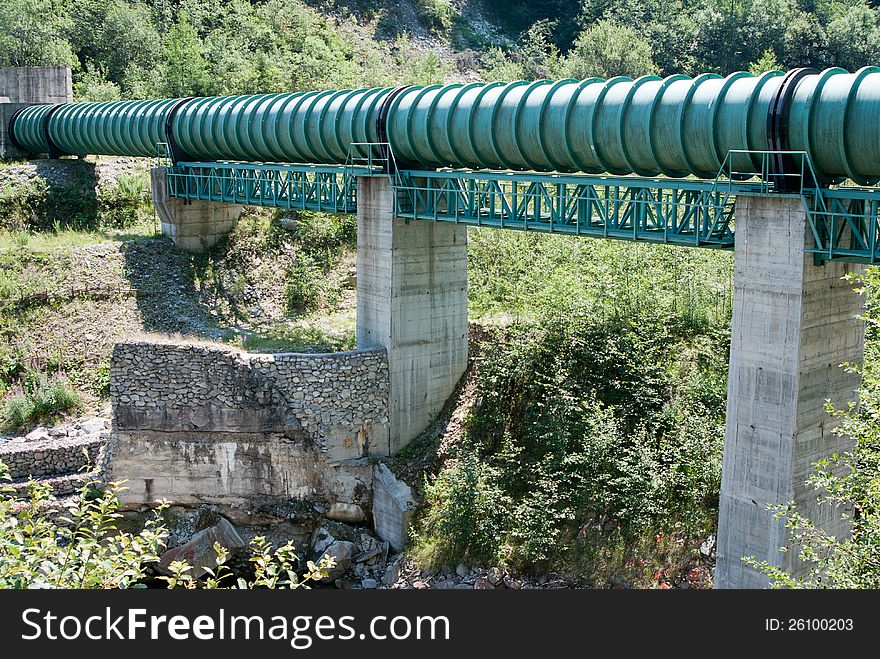 pipeline crossing airbridge