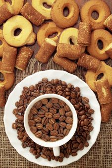 Cup Of Coffee With Coffee Beans Royalty Free Stock Images Cup Of Coffee With Coffee Beans Royalty Free Stock Images