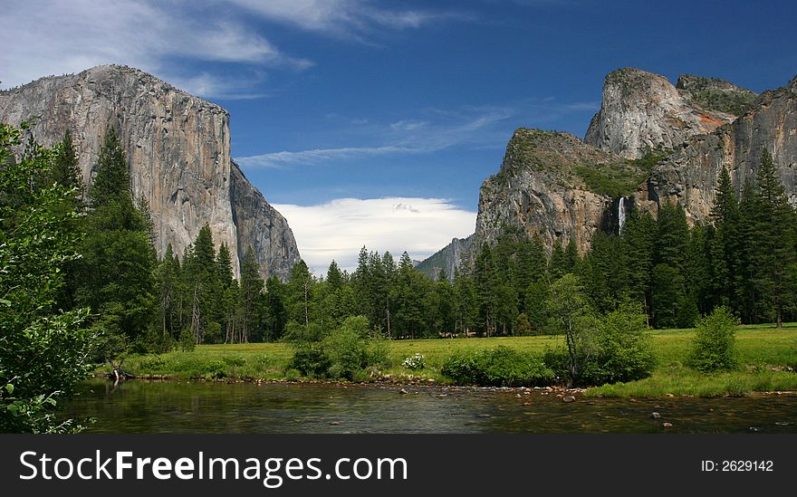 Panoramic in Yosemite National Park. Panoramic in Yosemite National Park