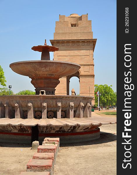 Historic India Gate Monument And Fountain In Delhi