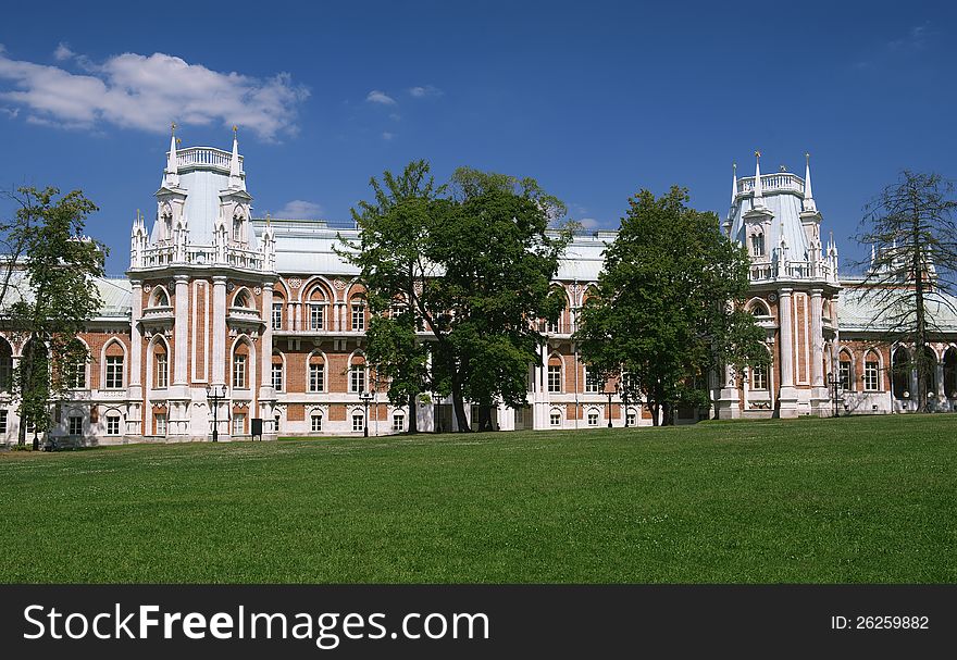 Large Tsaritsyno Palace - palace, part of a complex building Tsaritsyno palace and park ensemble. Matvey Kazakov built in the years 1786-1796 on the place of buildings Vasily Bazhenov, the palace was the main building for the failed suburban residence of Catherine II. Made in the typical style of pseudo-gothic Tsaritsyn, Big Tsaritsyno Palace is in obvious features of classicism and is a shining m