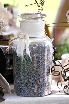 Jar Of Lavender Royalty Free Stock Images Jar Of Lavender Royalty Free Stock Images