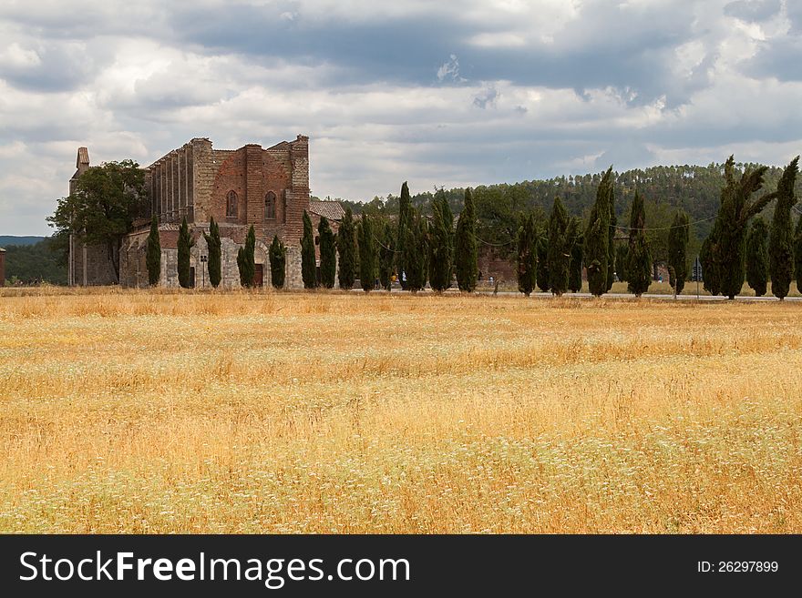 A nice shot of the San Galgano's Abbey in Tuscany. This was taken in Jul. A nice shot of the San Galgano's Abbey in Tuscany. This was taken in Jul