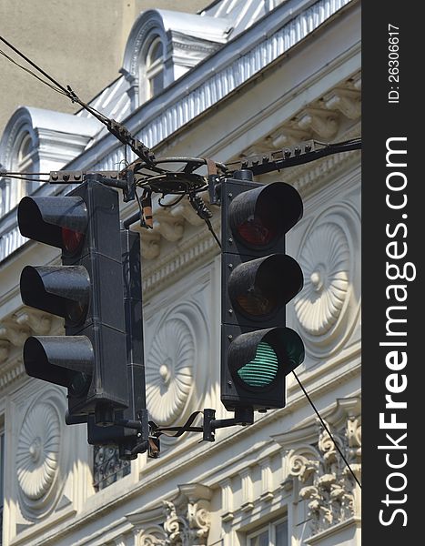 A hung traffic lights device on a Bucharest street