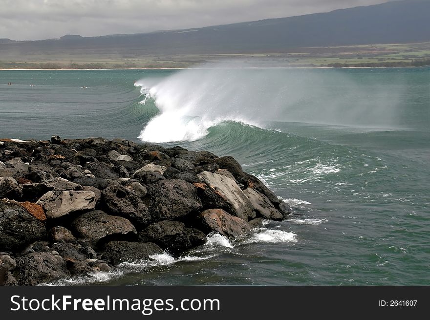 Tropical Hawaiian Waves