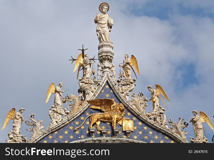 Statue Of San Marco Basilic