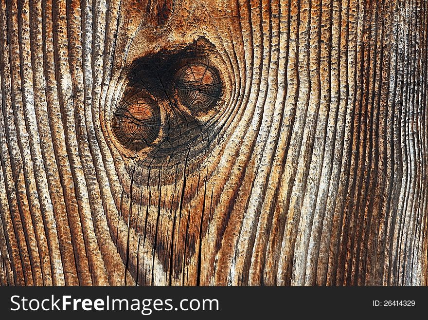 The nice structure on an old wooden board