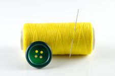 Spool Of Thread And Button Royalty Free Stock Images Spool Of Thread And Button Royalty Free Stock Images